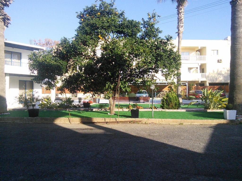 Zoe'S Court Klorakas Exterior foto