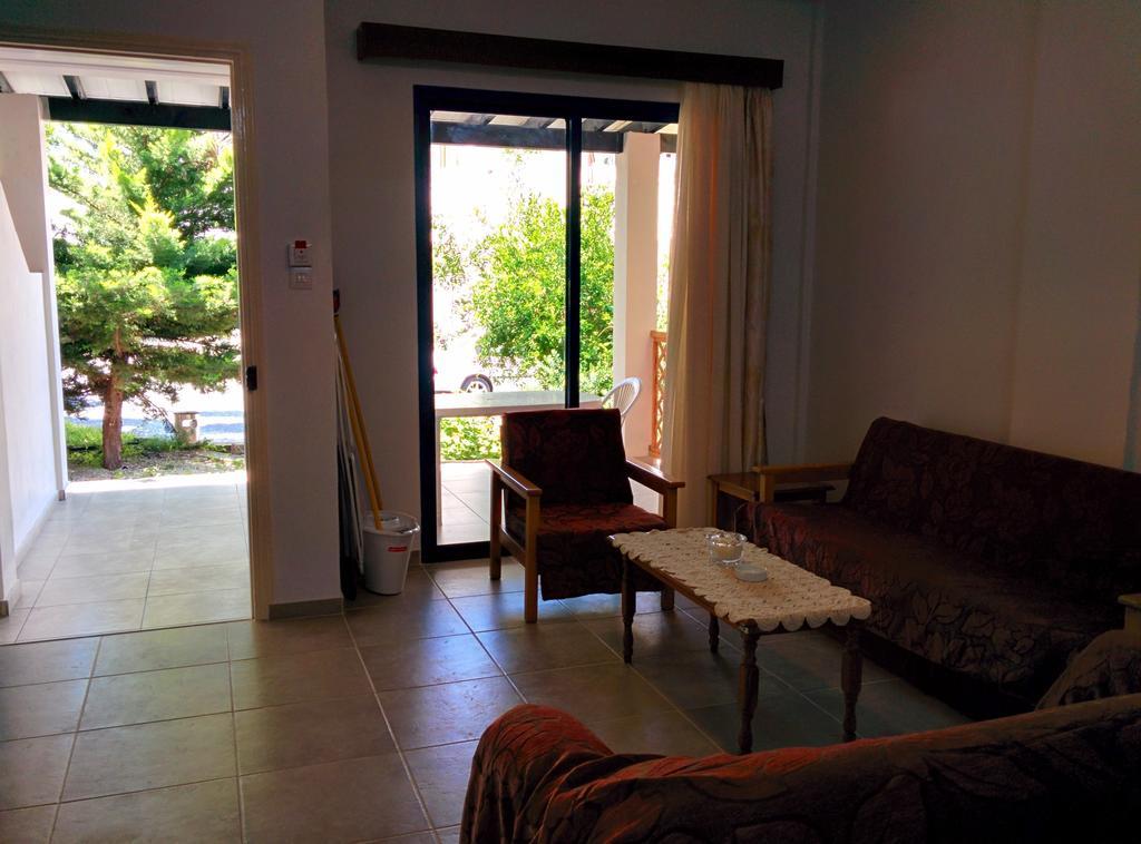 Zoe'S Court Klorakas Exterior foto