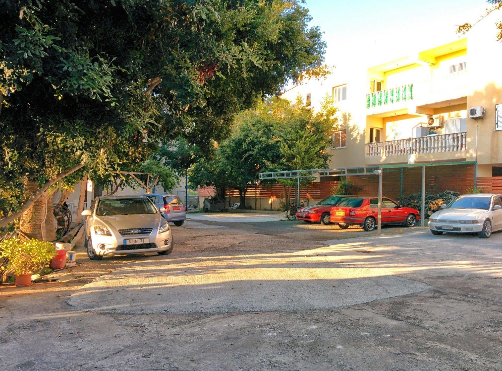 Zoe'S Court Klorakas Exterior foto