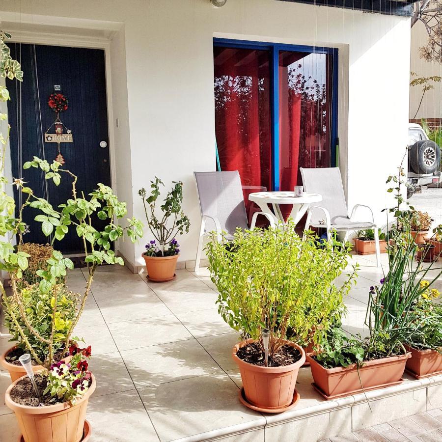 Zoe'S Court Klorakas Exterior foto